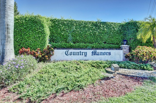 view of community / neighborhood sign