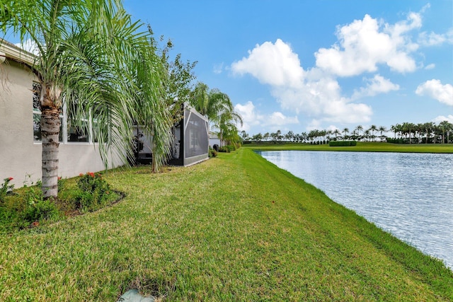 view of yard featuring a water view