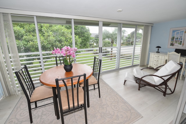 view of sunroom / solarium