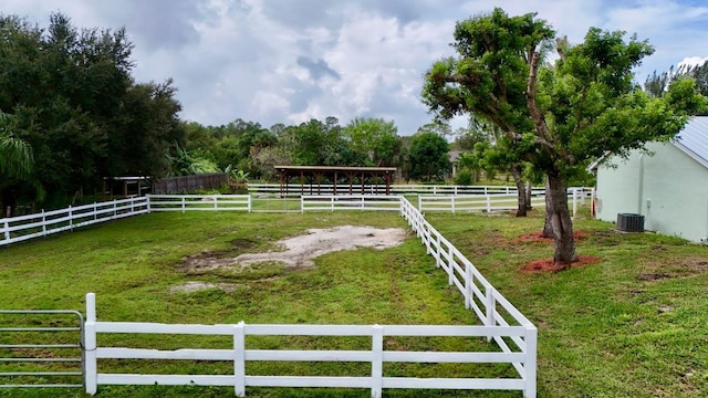 view of yard featuring a rural view