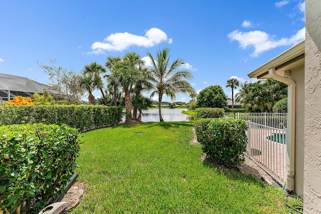 view of yard featuring a water view