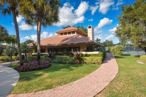 exterior space with a lawn