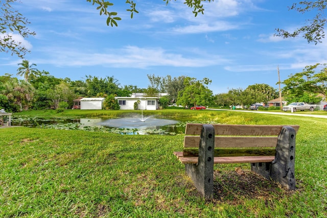 view of yard featuring a water view