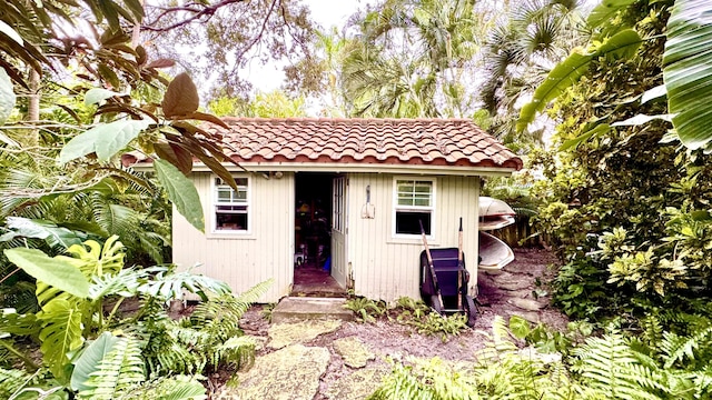 view of outbuilding