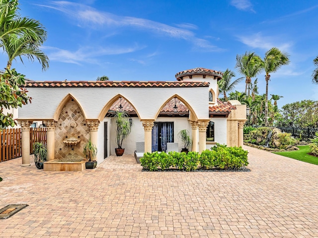 view of mediterranean / spanish-style house