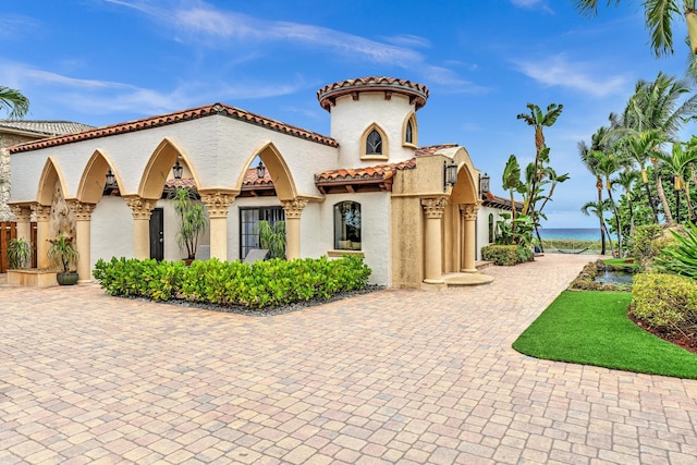 view of mediterranean / spanish-style house