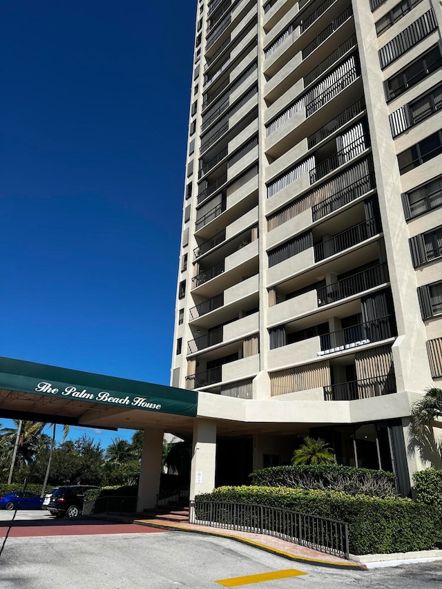 view of building exterior