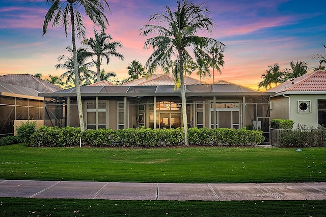 view of front facade with a lawn