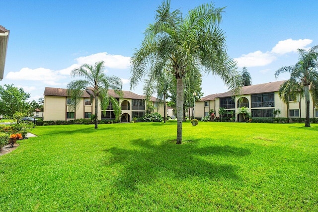 333 Knotty Pine Cir Unit C-2, Greenacres, FL 33463 - view of green lawn