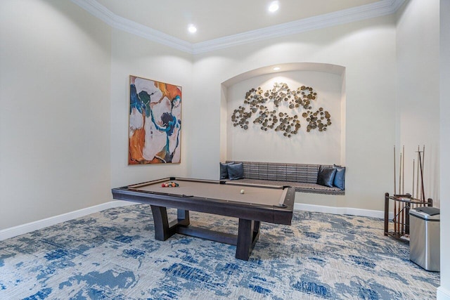 playroom featuring carpet and crown molding