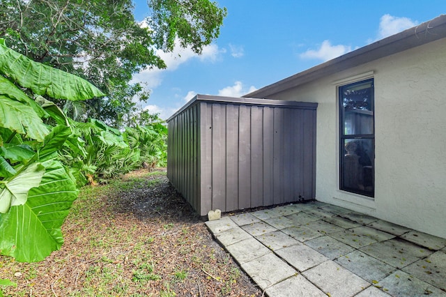 view of outbuilding