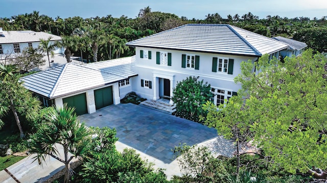 view of front facade with a garage