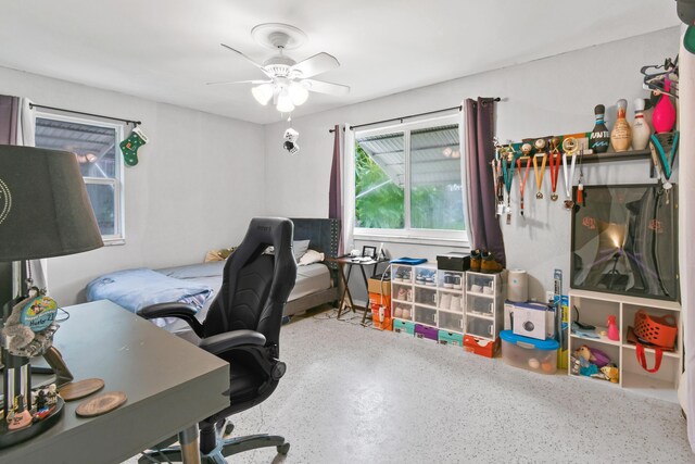 bedroom with ceiling fan