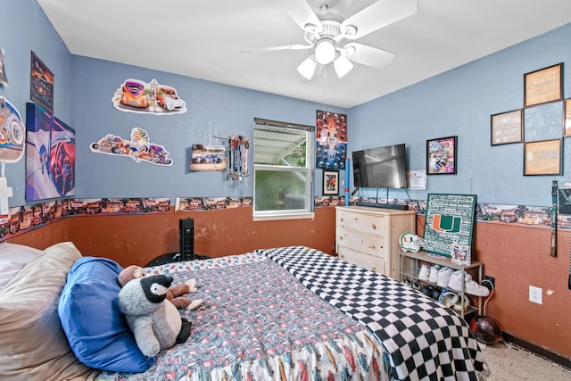 bedroom featuring ceiling fan