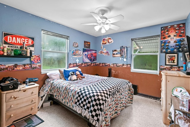 bedroom with ceiling fan