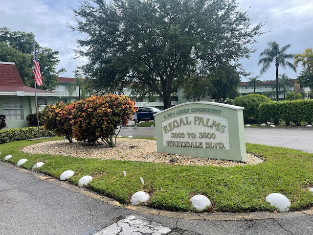 view of community / neighborhood sign