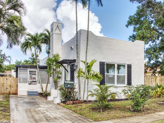 view of front of home