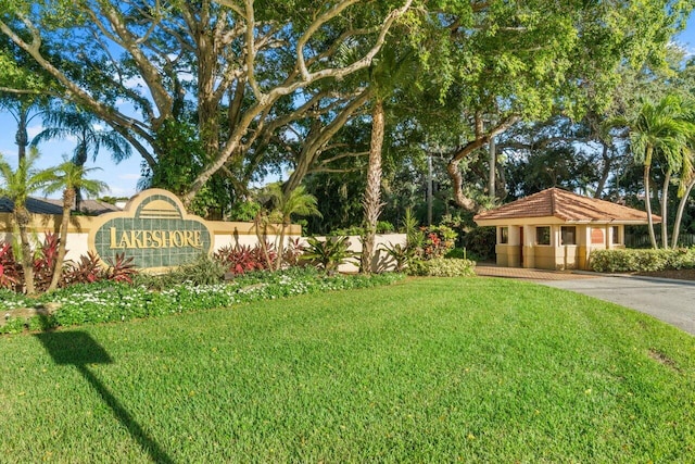 exterior space featuring a yard