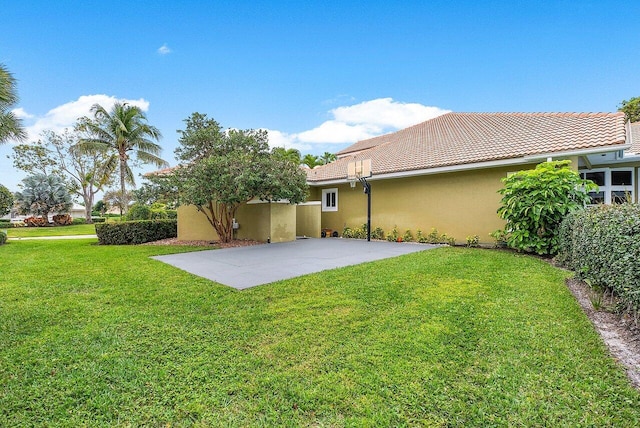 view of yard with a patio area