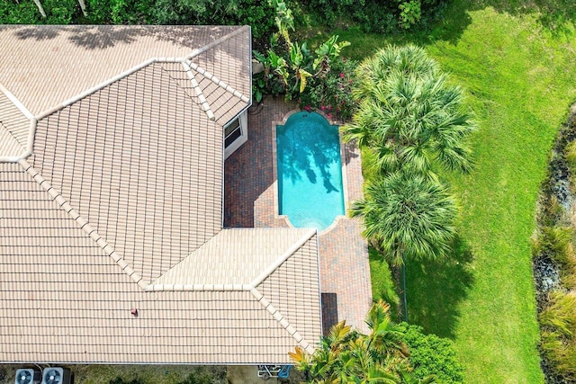 101 Dalena Way, Palm Beach Gardens, FL 33418 - view of subject property with a pool