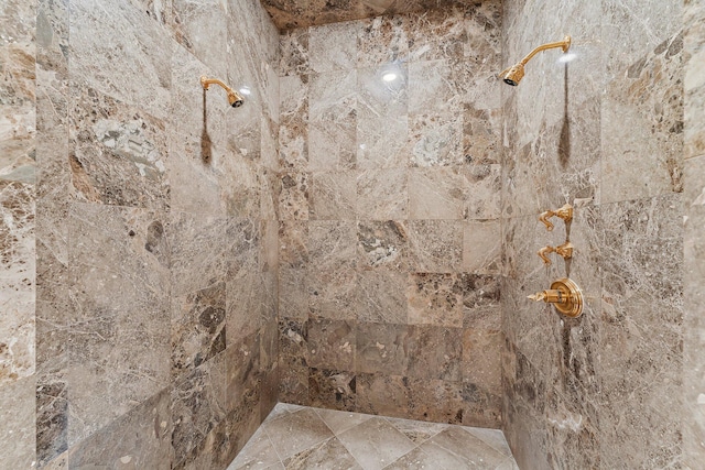 details featuring a tile shower