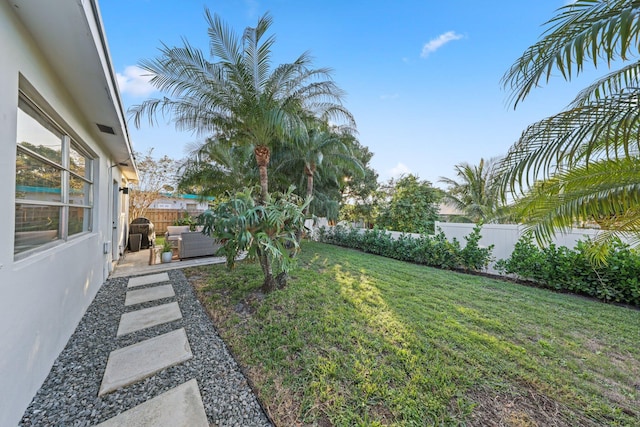 view of yard with an outdoor hangout area and a patio area