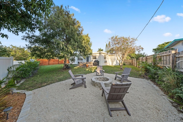 view of patio featuring a fire pit