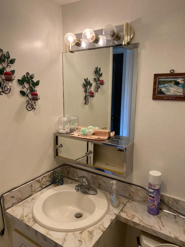 bathroom with vanity