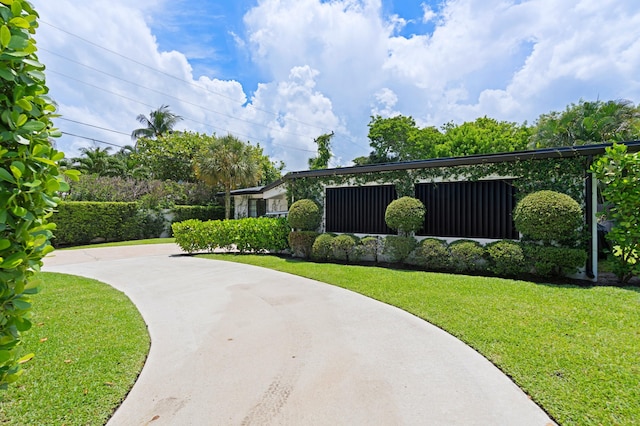 exterior space featuring a yard