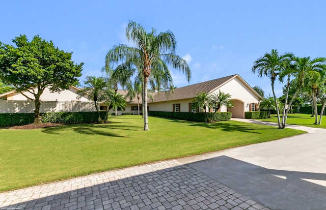 exterior space featuring a front yard