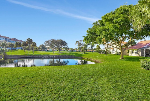 view of yard featuring a water view