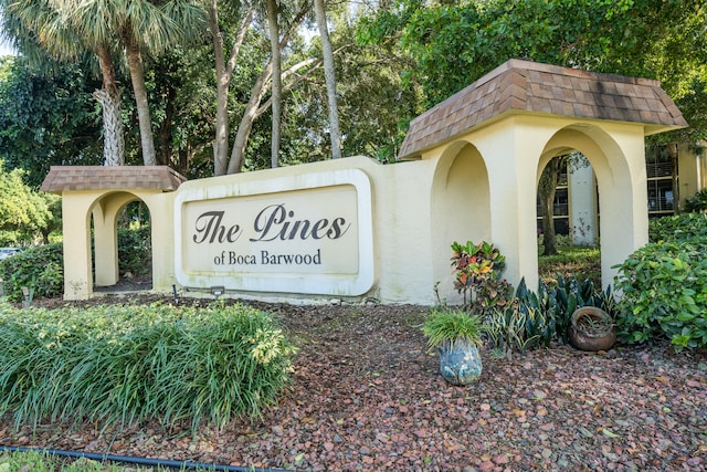 view of community / neighborhood sign