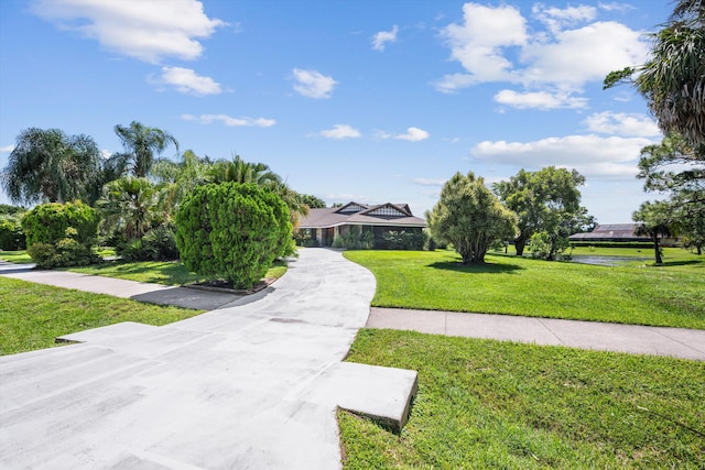 view of front of property with a front yard