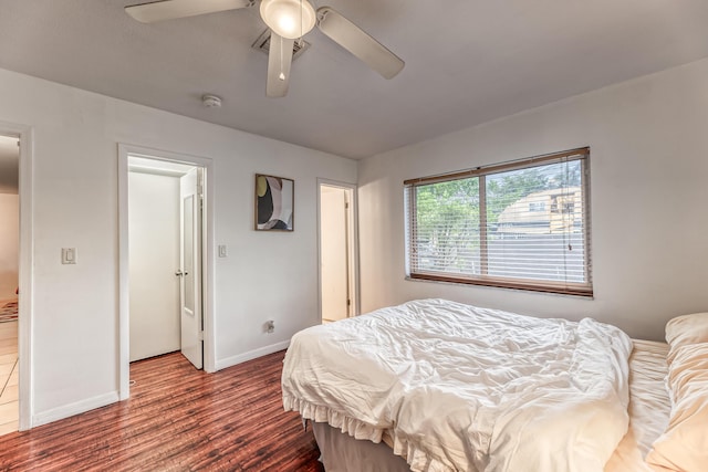 kitchen with independent washer and dryer, sink, light tile patterned flooring, and appliances with stainless steel finishes