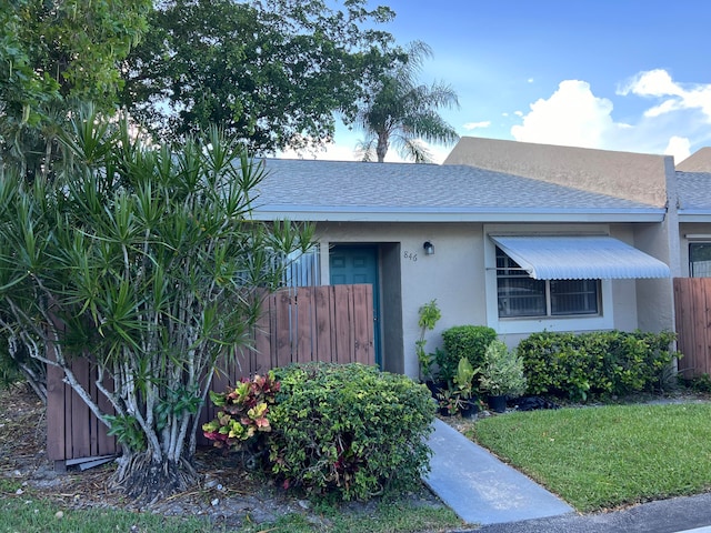 view of front of property