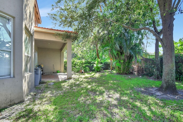 view of yard with a patio area