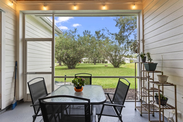 view of sunroom / solarium