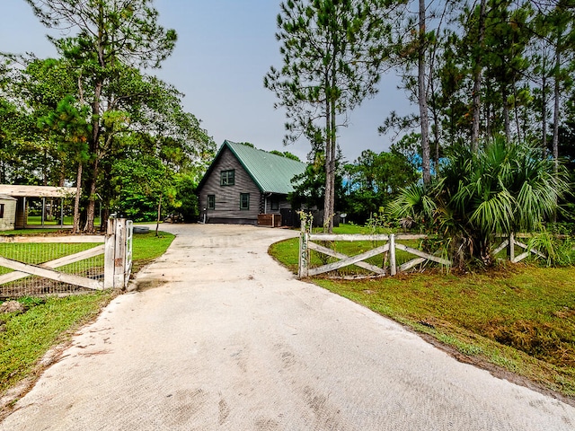 view of front of property with a front lawn