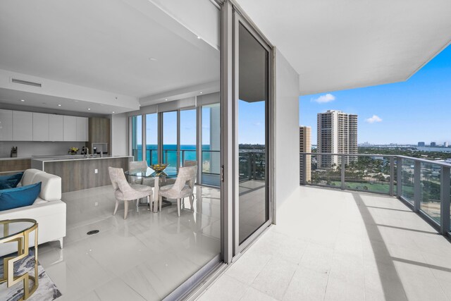 3100 N Ocean Dr Unit H-1508, Singer Island, FL 33404 - balcony featuring a view of city and an outdoor kitchen