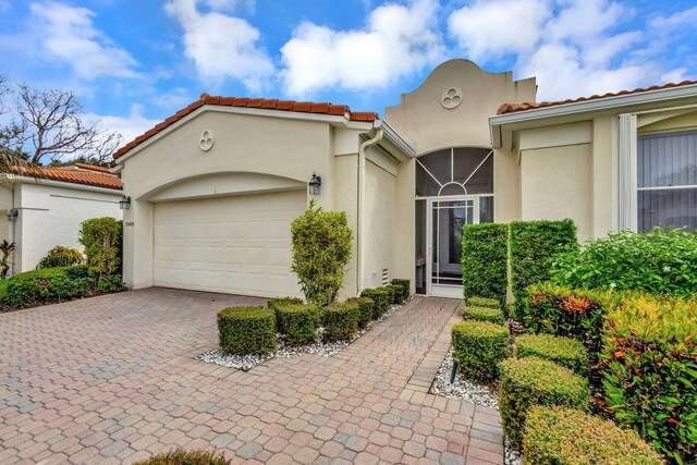 view of front of house featuring a garage