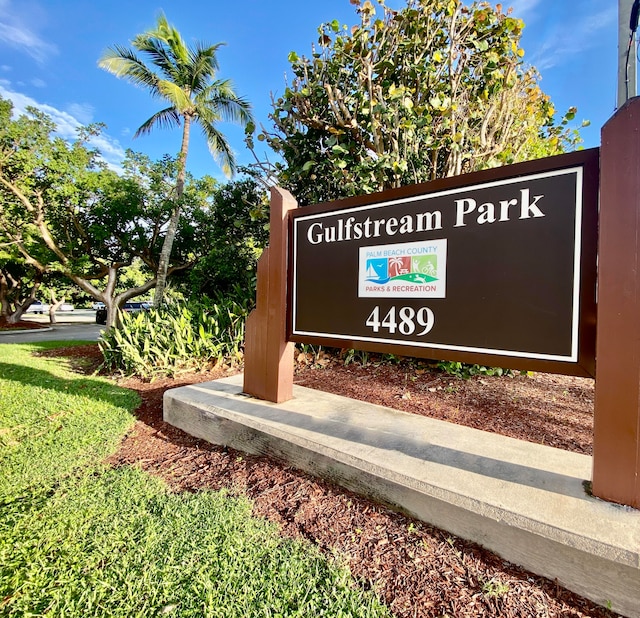 view of community / neighborhood sign