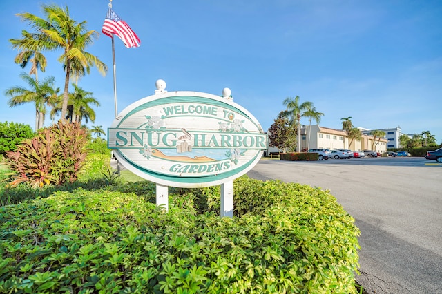 view of community / neighborhood sign