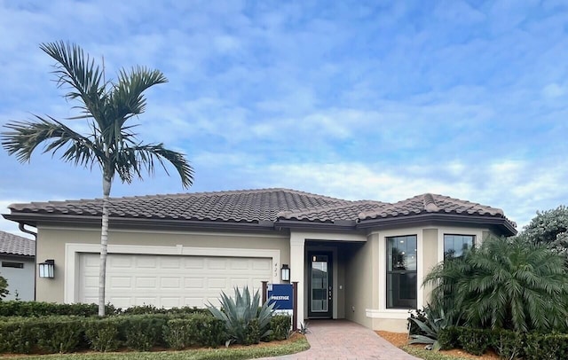 view of front of house featuring a garage