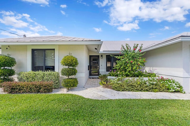 view of front of house with a front yard