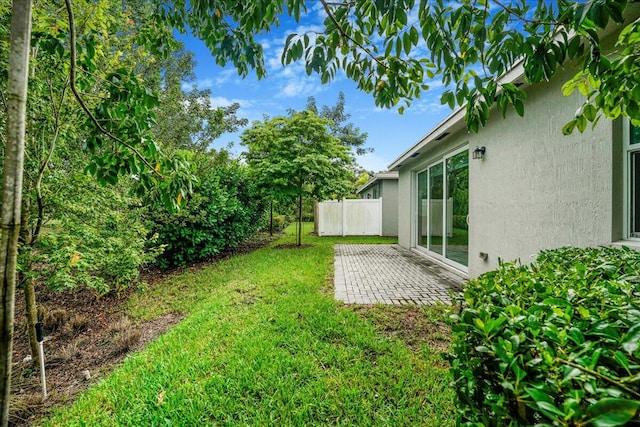 view of yard with a patio