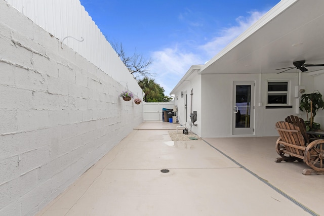 view of patio with ceiling fan