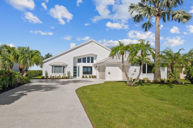 view of front of home featuring a front lawn