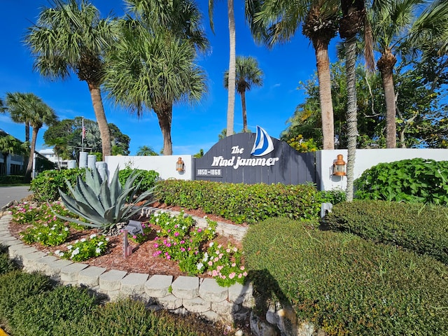 view of community / neighborhood sign