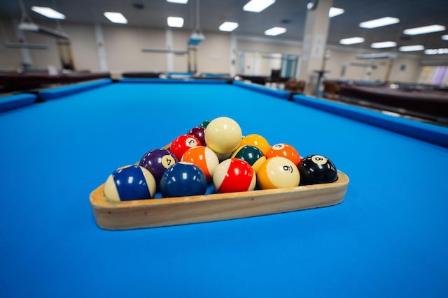 rec room featuring pool table