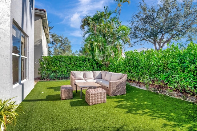 view of yard featuring an outdoor living space